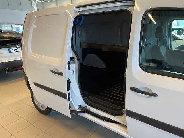 Nissan NV250