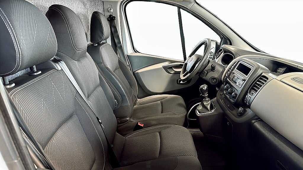 Nissan NV300