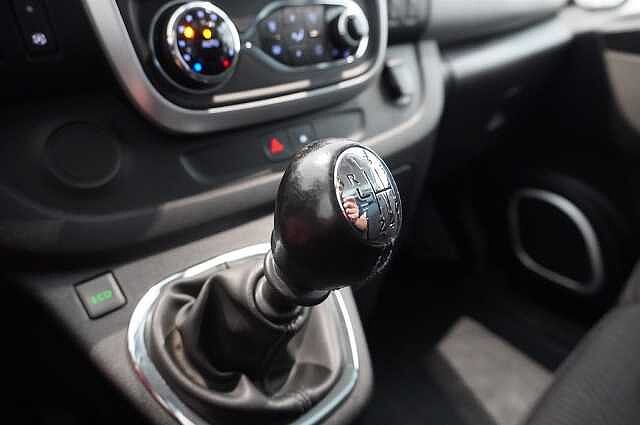 Nissan NV300