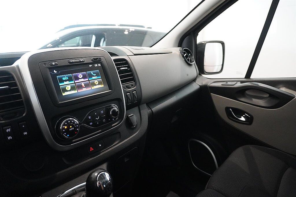 Nissan NV300