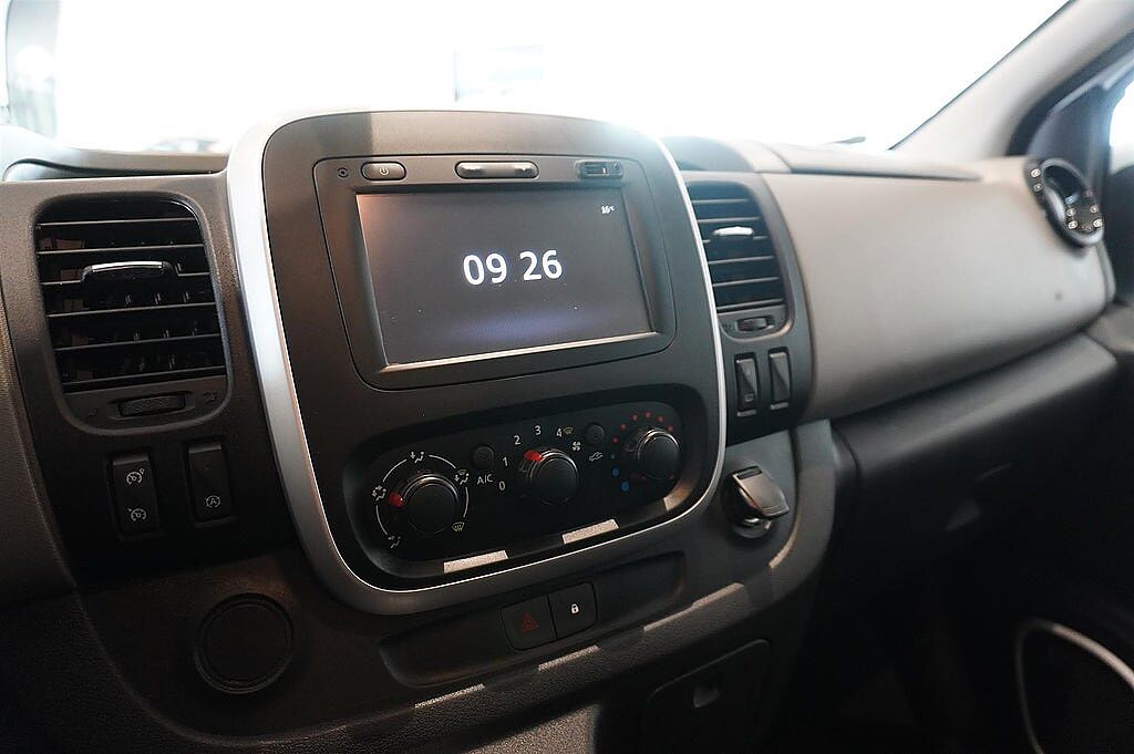 Nissan NV300